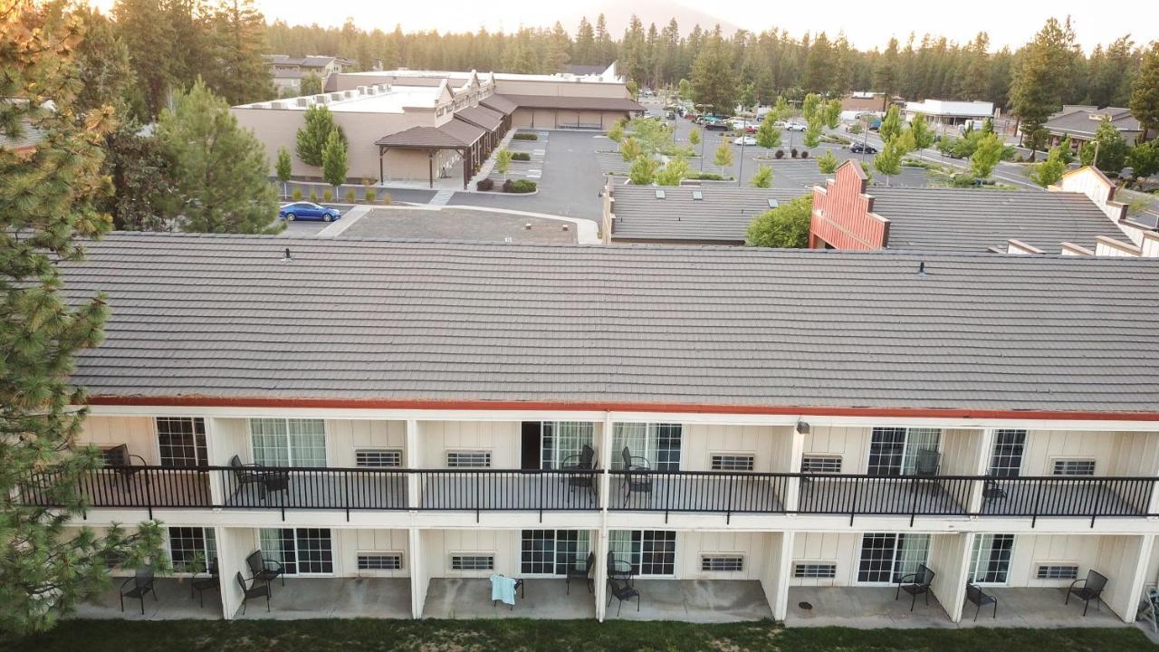 Sisters Inn & Suites ภายนอก รูปภาพ