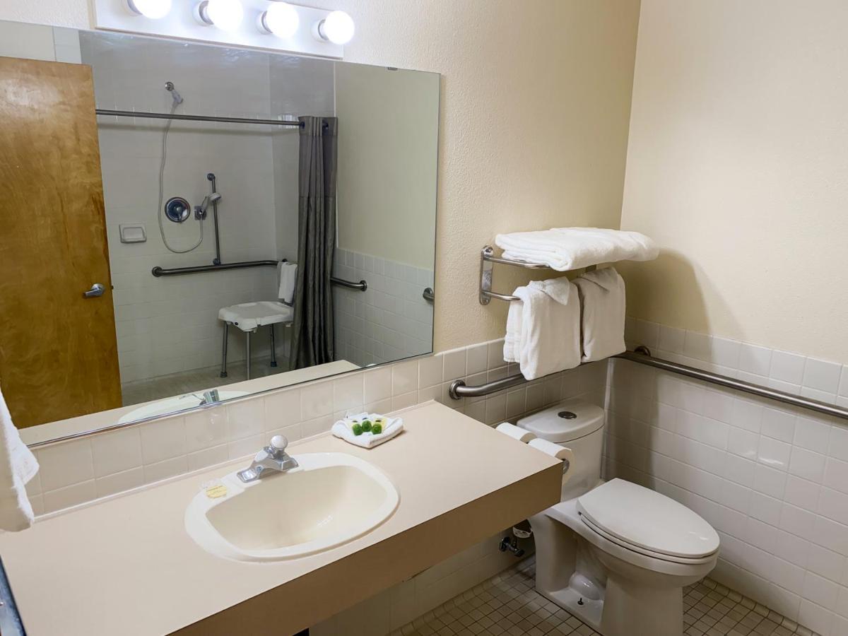 Sisters Inn & Suites ภายนอก รูปภาพ